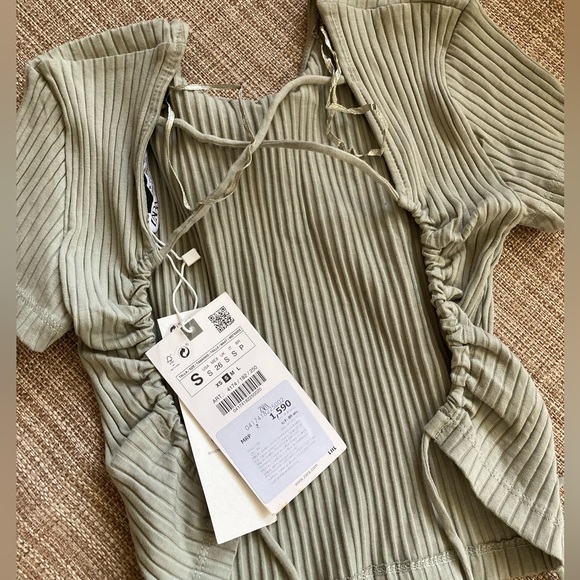[₹790] Zara Tie-Back Ribbed Tee - Picture 1 of 3